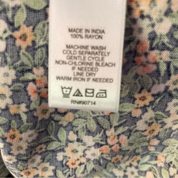 NWT 1. State Floral V-Neck Tank Top. Floral print. Size Med - Picture 5 of 5